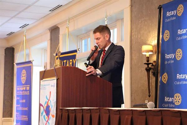 Josh_at_Podium_Rotary_Meeting